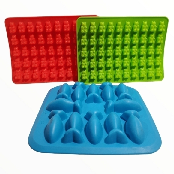 Lot of 3 mini bear gummy fish molds crafting ice cubes - Picture 2 of 7